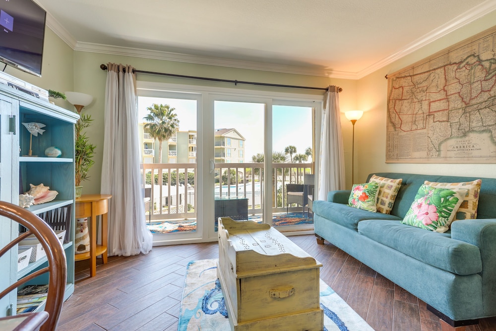 Balcony & Gulf Views: Galveston Condo Near Beach