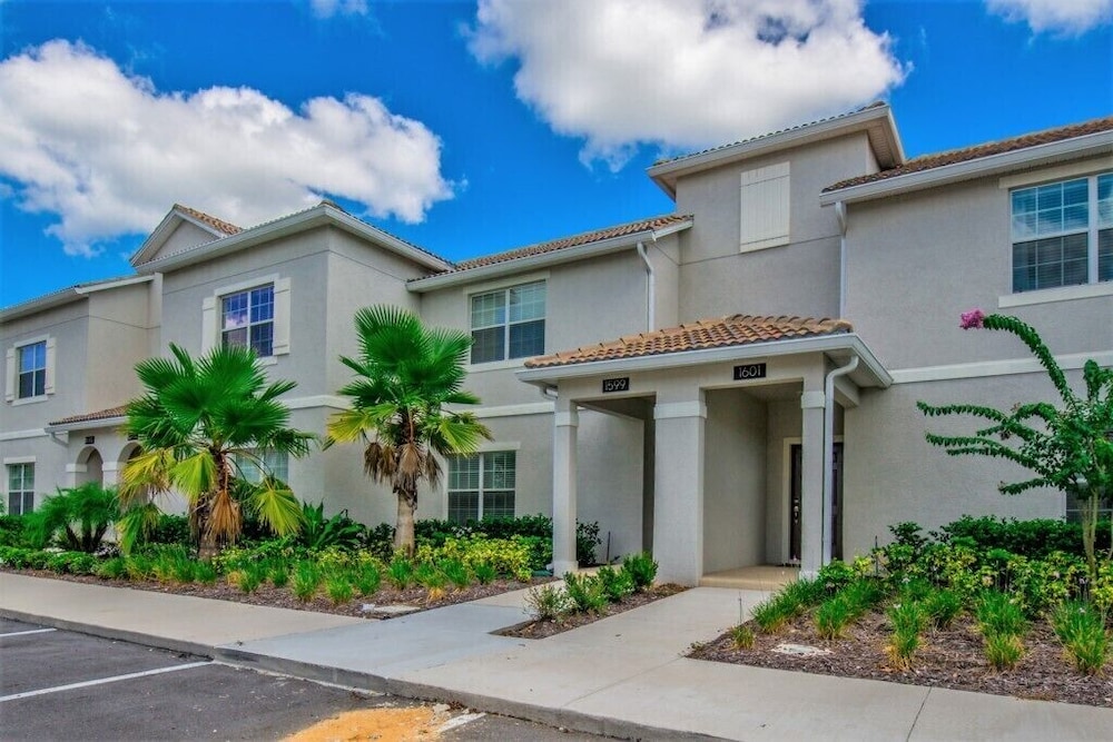 1601mvd 4 Bedroom Townhouse by Redawning view 2