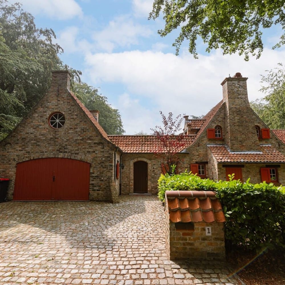 Authentic Villa Amore Located Near Bruges