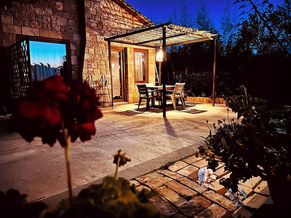 Genari Beach Apartments Garden View Retreat