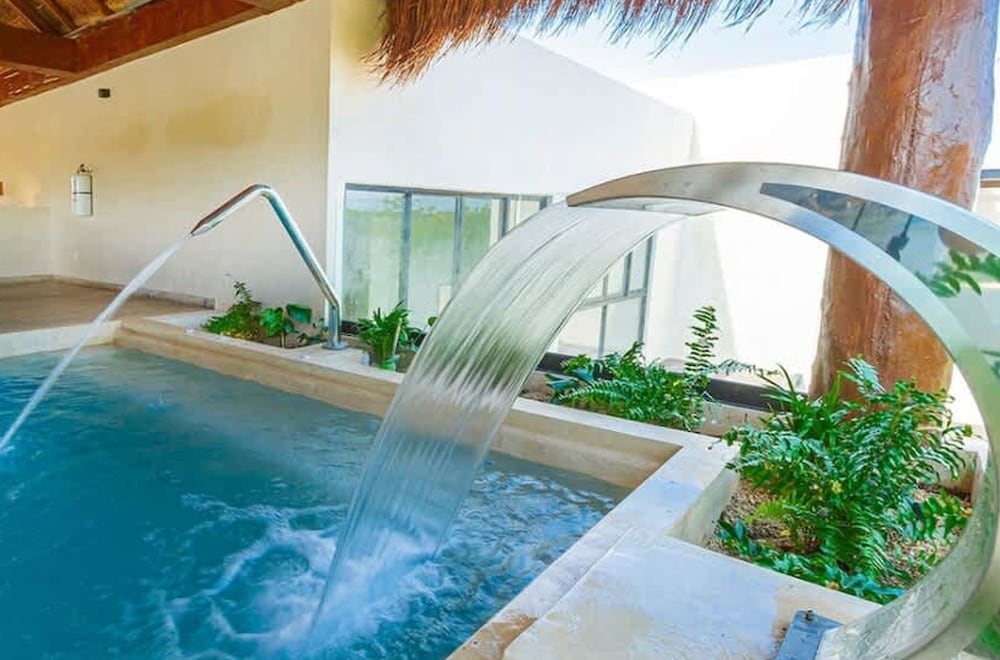 Stunning 2 Bedroom Apartment at Condo With Best Tulum Infinity and Jacuzzi by Waves Management
