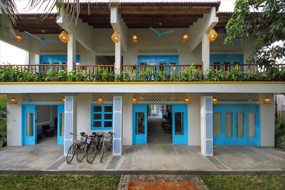 Life Beach Villa