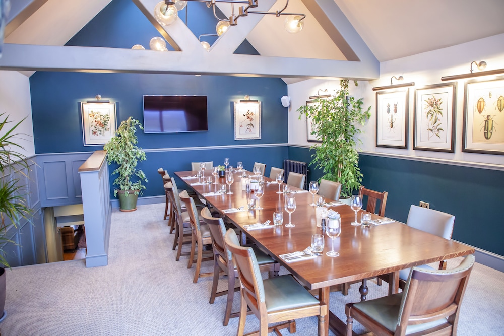 The Bell Alderminster