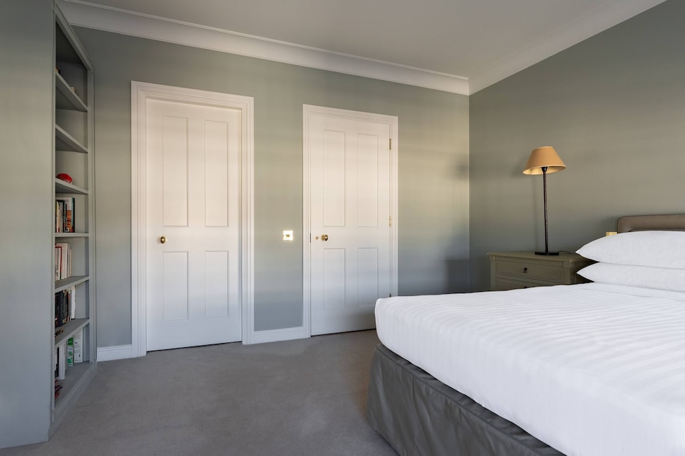 Earl's Court Square XI by Onefinestay