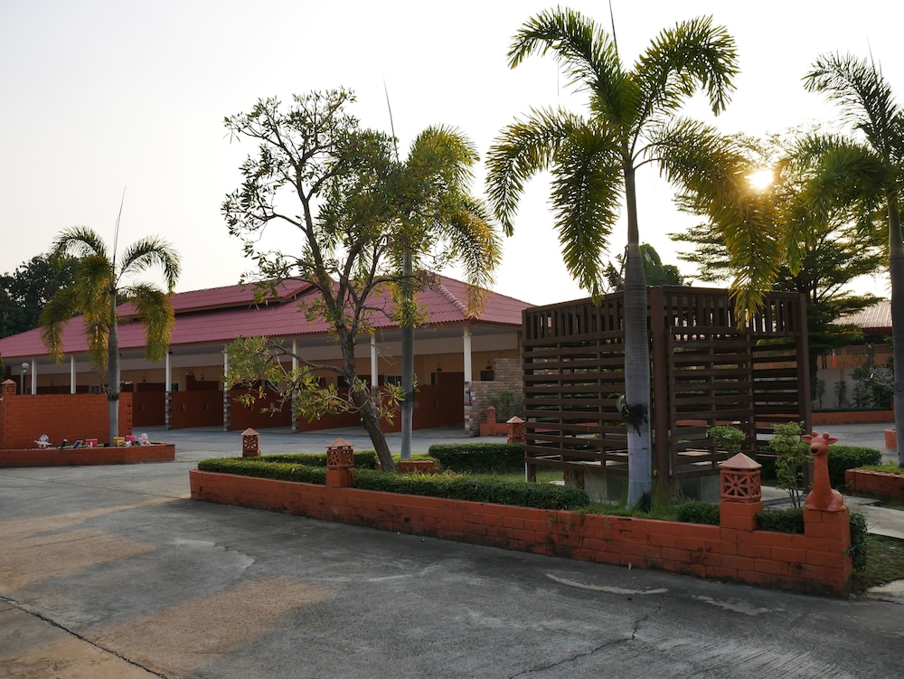 Ploy Resort