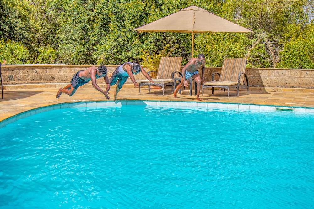 Mount Kenya Wildlife Estate at Ol Pejeta view 3