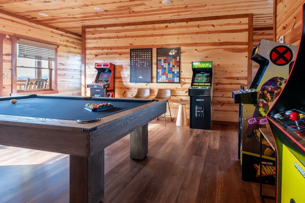 Pet-friendly Pool Game Room Hot Tub Theater