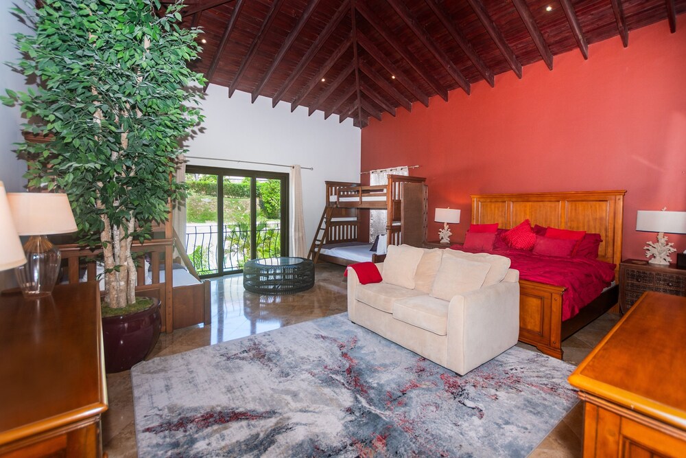 Pristine Bay 1005- Villa Loce 4 Bedroom Home