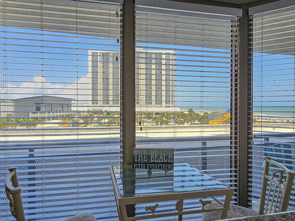 Brighton 103, Ocean View Condo, Full Amenities. 2 Bedroom Condo