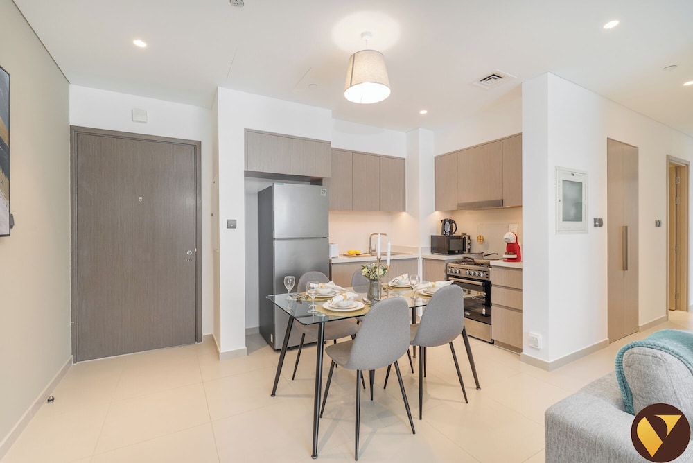 Luxury 2BR in ACT 1 Near Dubai Mall