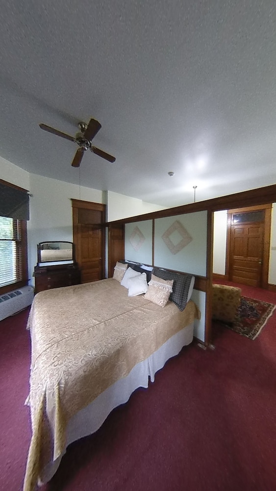 Edwardian Inn