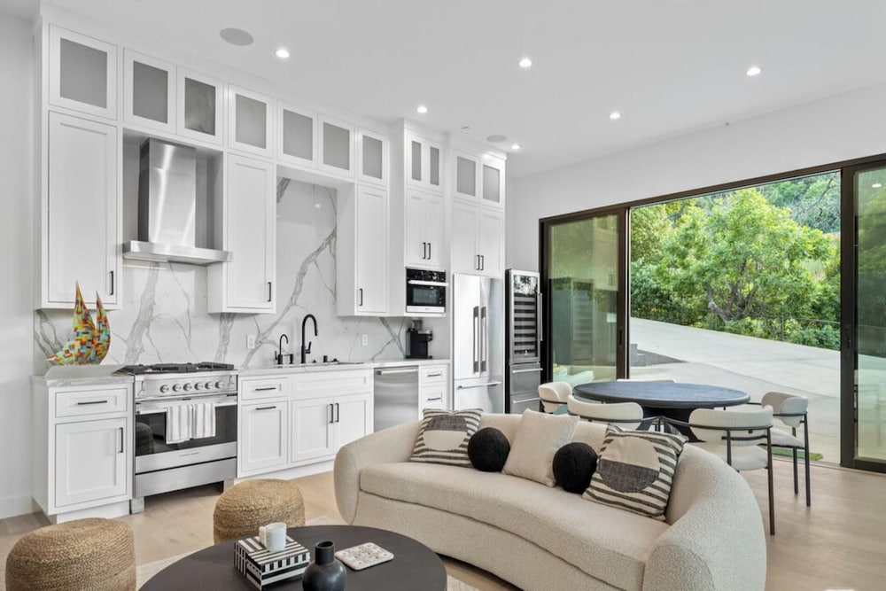 Oak Haven Sanctuary - Grand Estate With Pool, Guest House & Scenic Views
