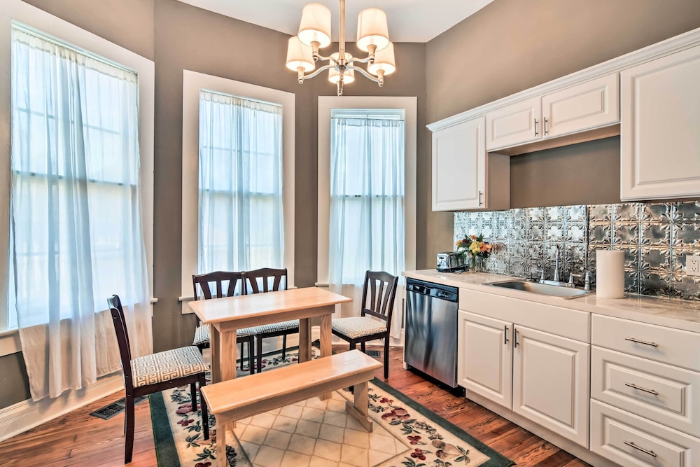 Bright Apartment, Near Vicksburg Military Park! view 4