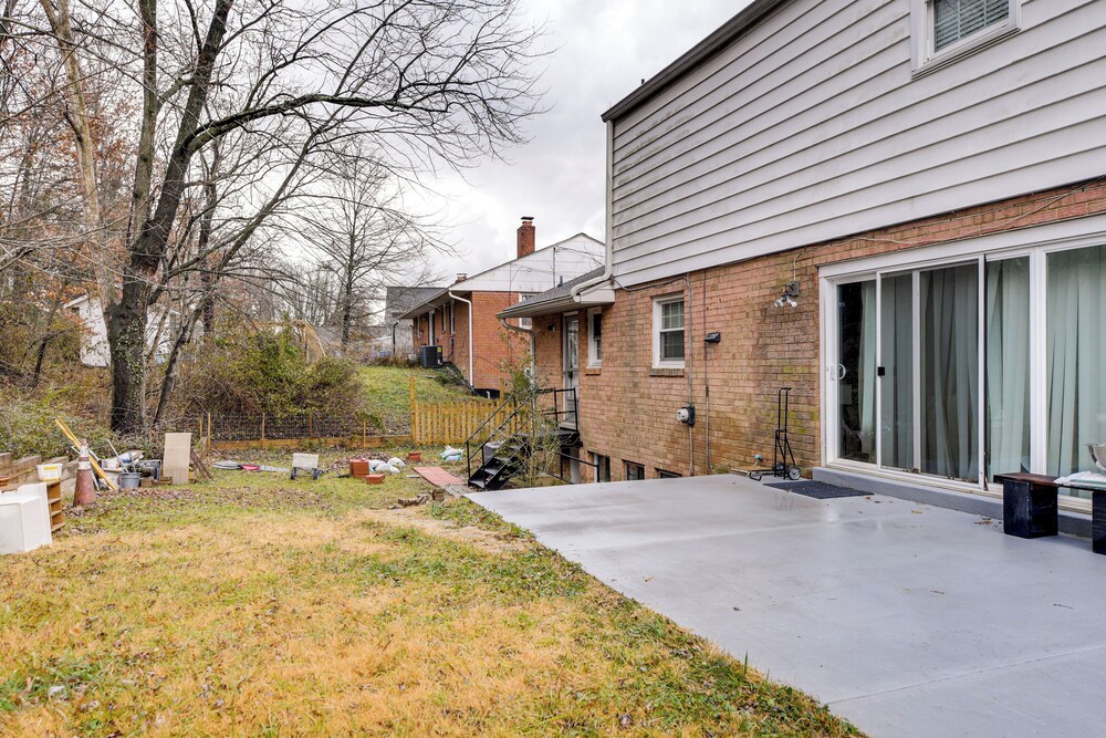 Convenient + Cozy! Apartment in DC Suburbs!