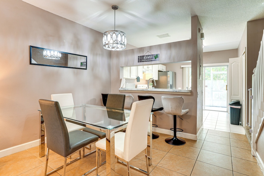 Shop, Golf & More: Family Retreat in Wesley Chapel