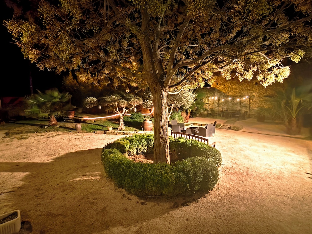 Mas de Castille Guest House
