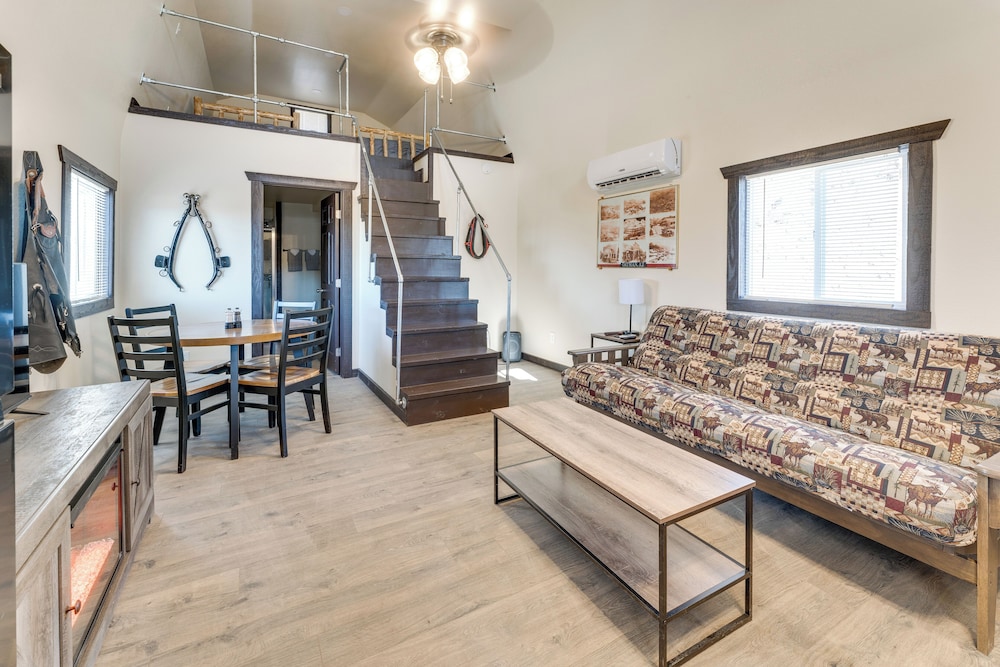 Oatman Studio w/ Fire Pit Near Bullhead City!