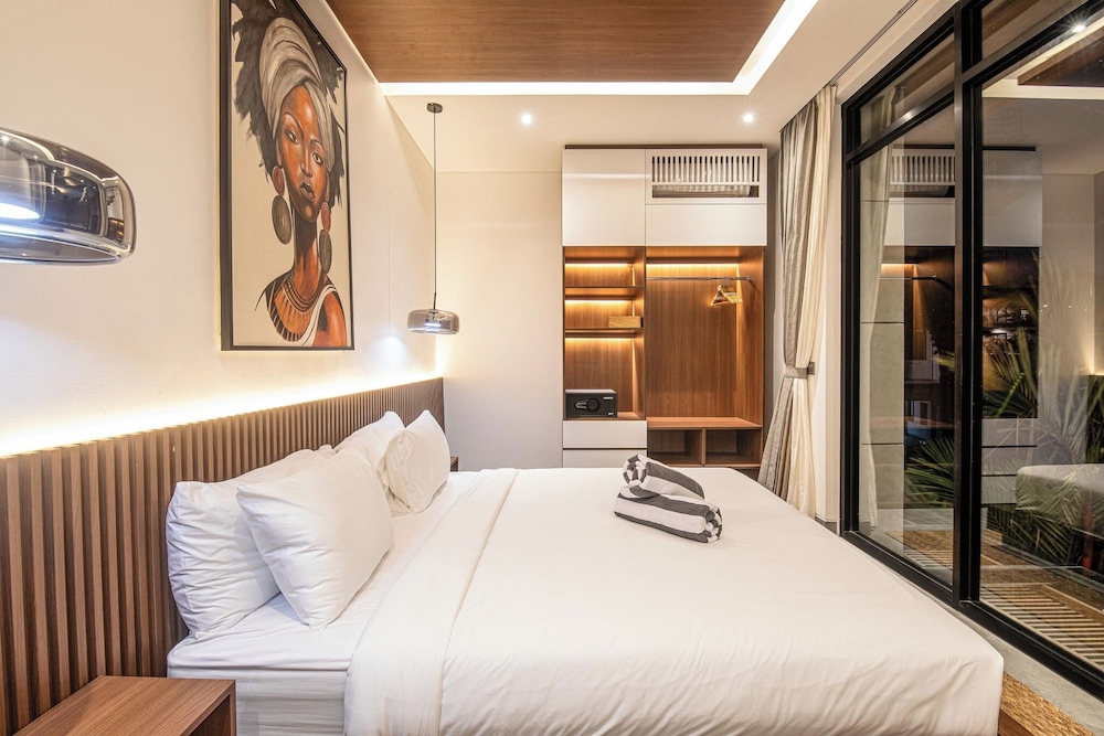 Exquisite 5BR Canggu Villa Steps From the Beach