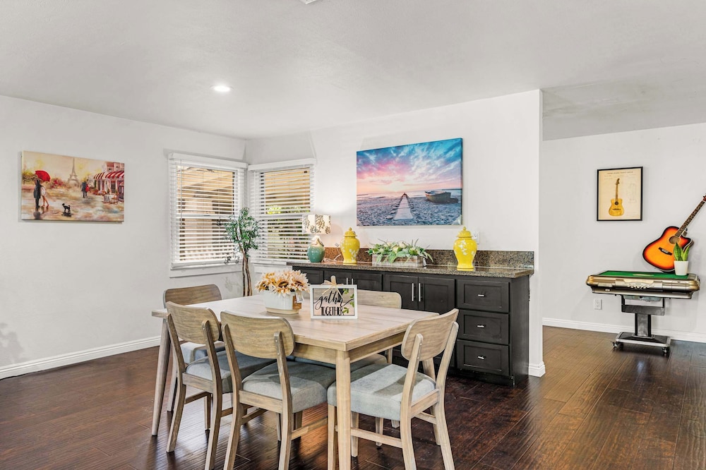 Not Affected by the Fire/spacious Retreat w/ Large Kitchen & Outdoor Patio