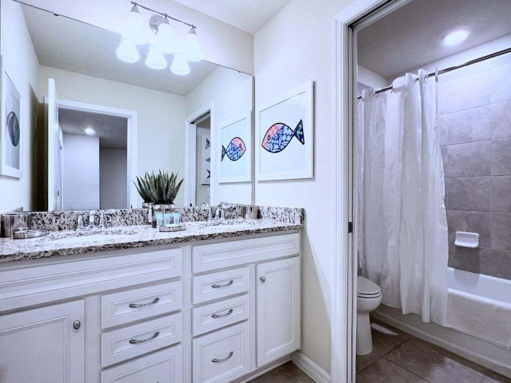 Large 5 Bed Family Townhome With Splash Pool 5 Bedroom Townhouse