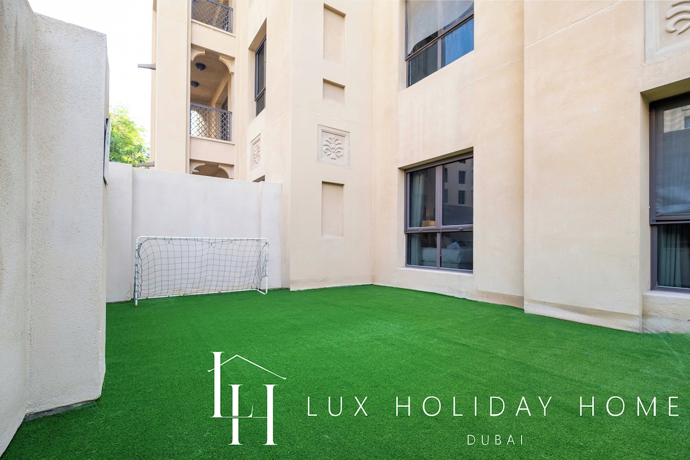 LUX The Burj Khalifa View Garden Suite