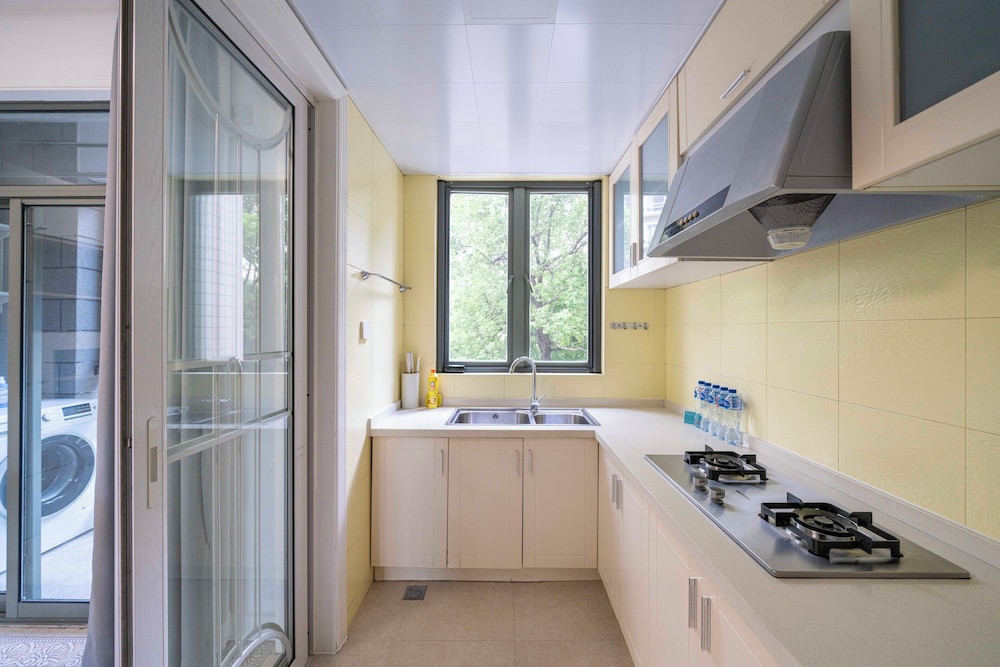 Tyms Family 3BR 2BA APT Crystal Garden