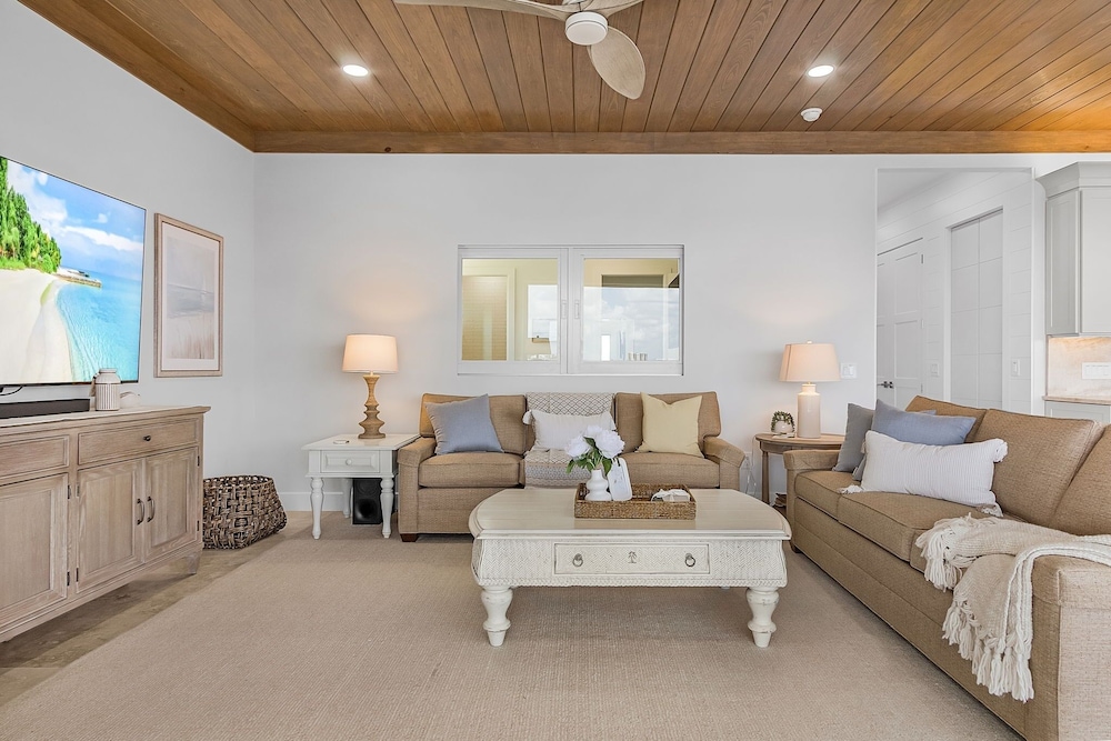 319 Bay & Beach Blessings: Pool Home W/ Water Views! 4 Bedroom Home
