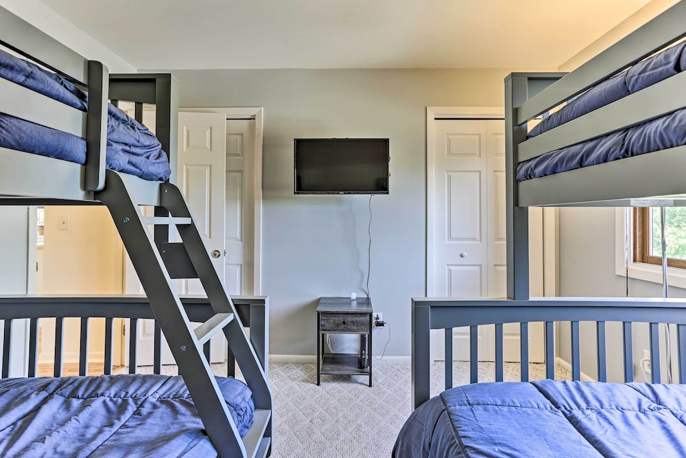 Gorgeous Vernon Township Condo w/ Balcony! view 5