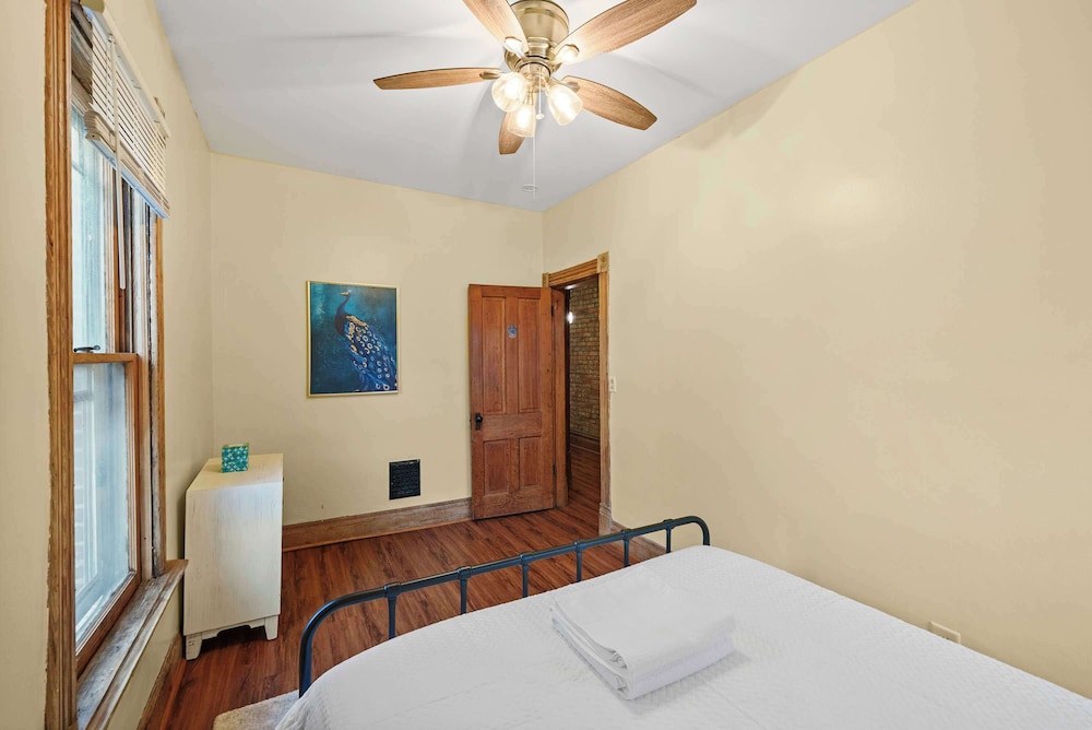 Vino & Vibes Villa Sleeps 6!