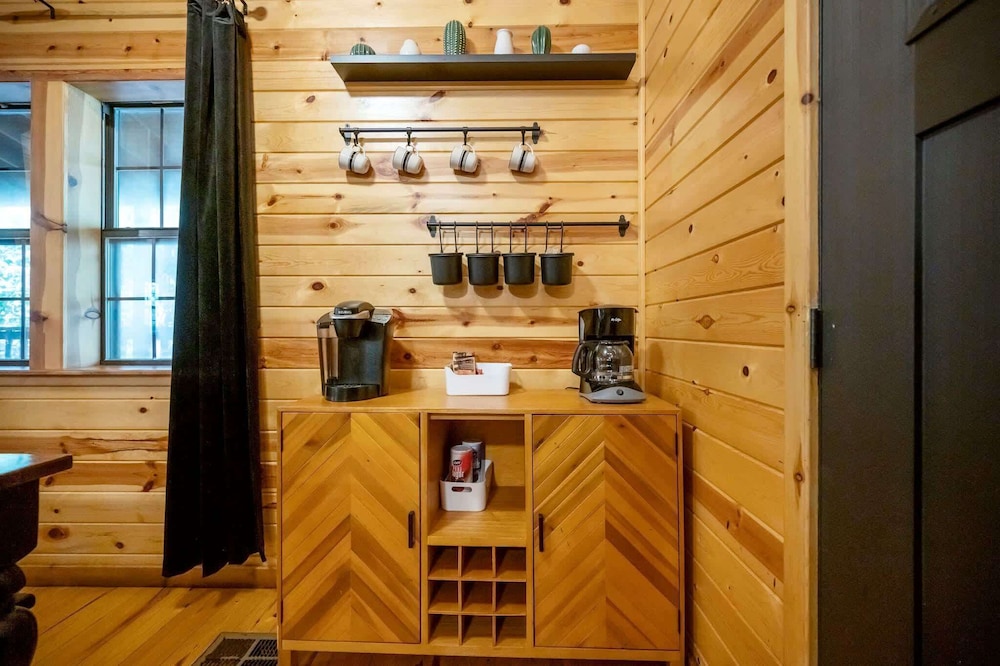 Kalo Cabin Secluded Stay