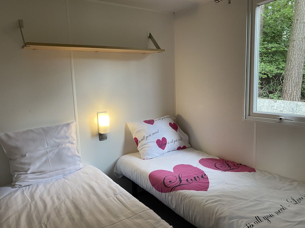 Neat Chalet With Microwave, Antwerp at 39 km