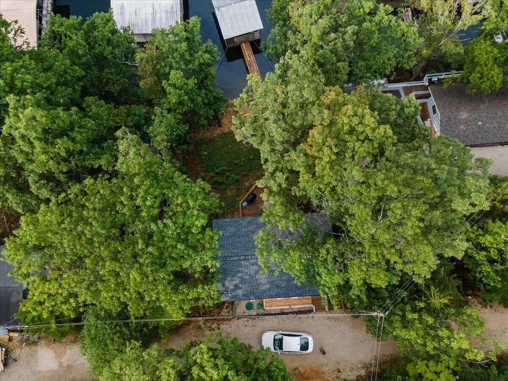 Lakefront Home, Private Dock + Kayaks,arcade Games, Pet Friendly