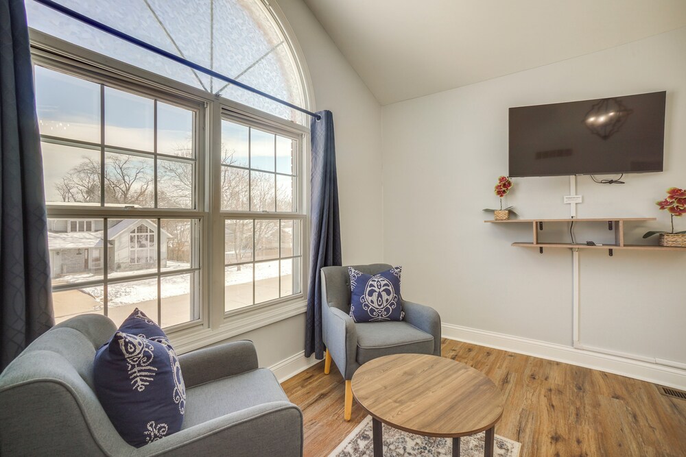 1/2 Mi to Lake Geneva: Home w/ Game Room