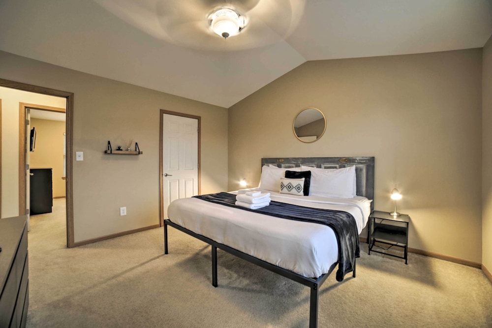 Family-friendly Townhome: 16 Mi to Pittsburgh! - Property Image 30