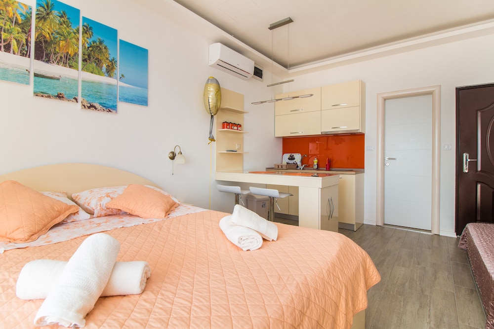 Apartments Rakuljic
