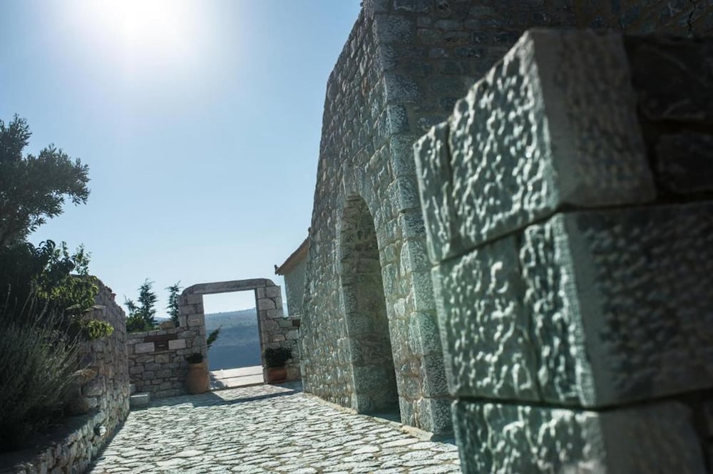 Akrolithi Guesthouse