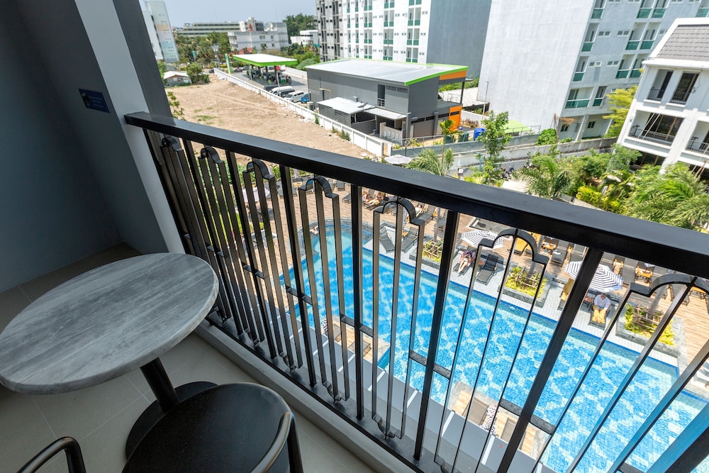 Sawaddi Patong Resort & Spa by Tolani — 19