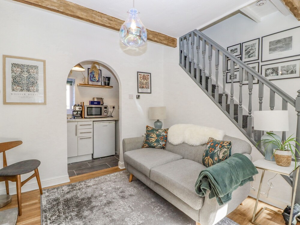 4 Pulmans Place