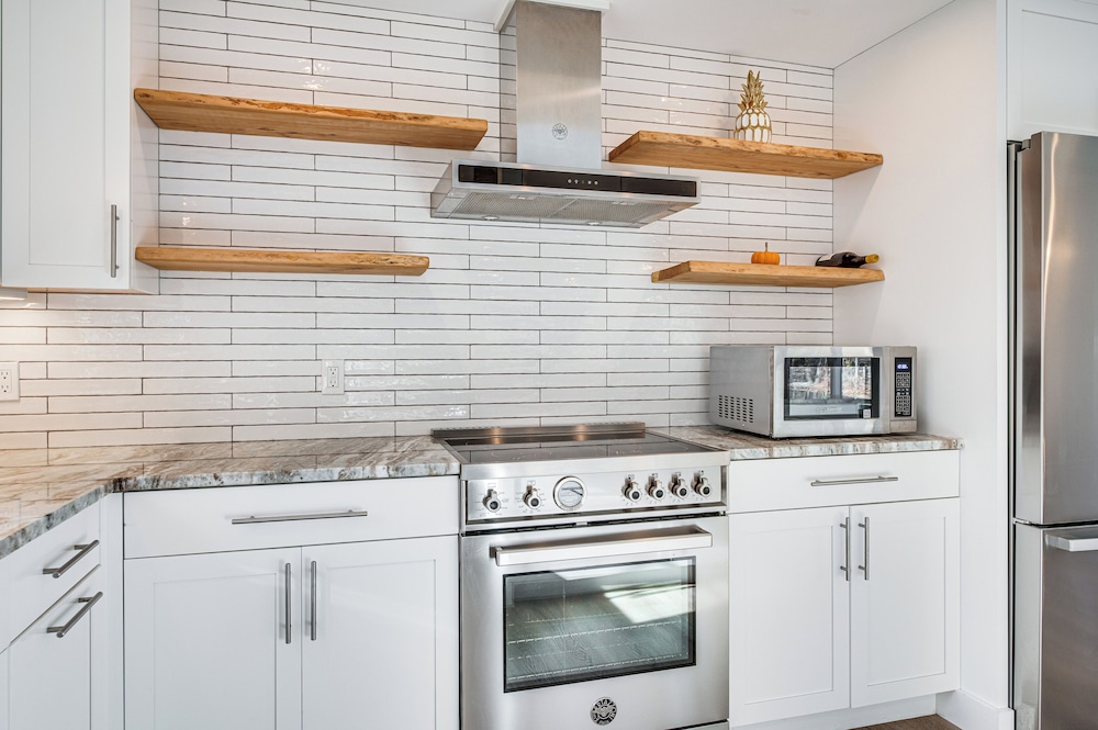 Custom-built Home Near Piscataqua River!
