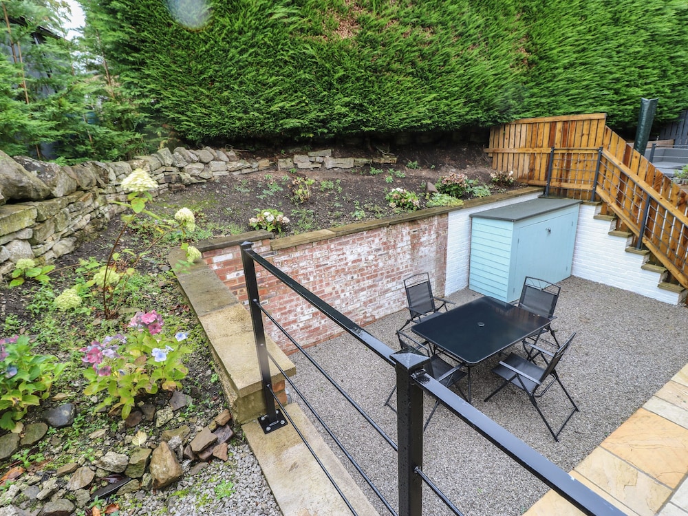 1 Stansfield Mews