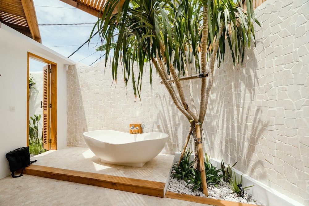 Villa Canggutopia 3 by Alfred in Bali - Tropical 1BR Villa in Heart of Canggu Echo Beach