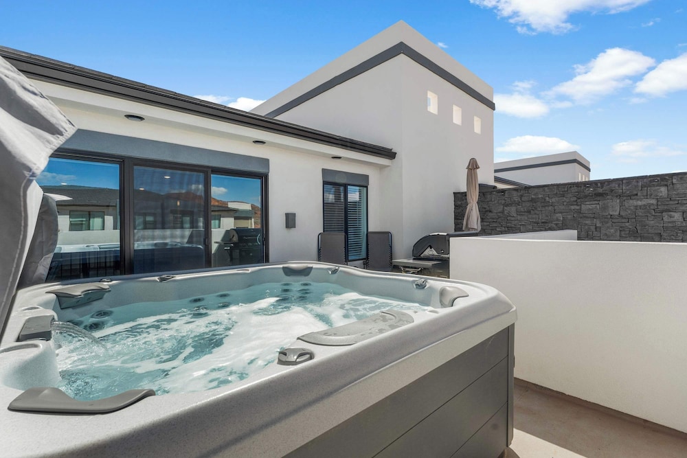 Sunset Ridge - Private Hot Tub Resort Amenities