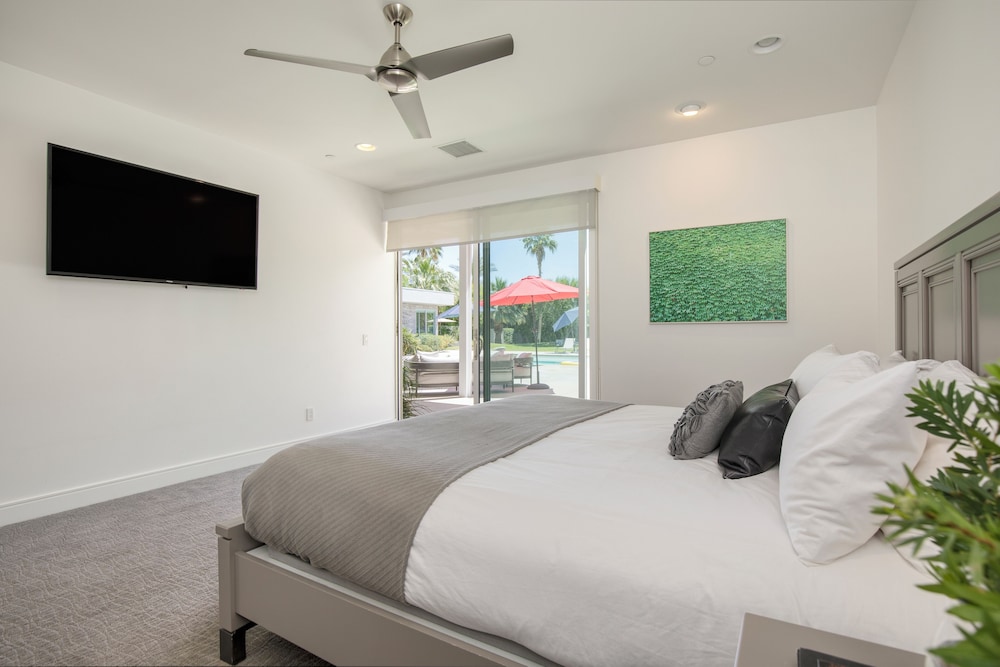 The Polo Villas by AvantStay – Modern Oasis Near Empire Polo Club