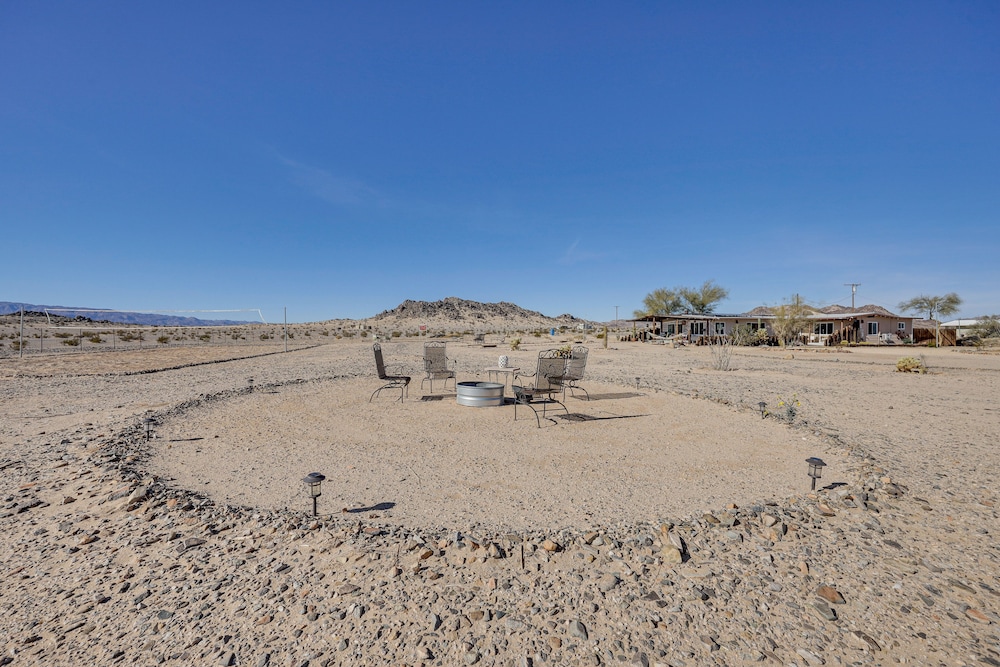 Twentynine Palms Desert Oasis w/ Pool & Hot Tub! view 3