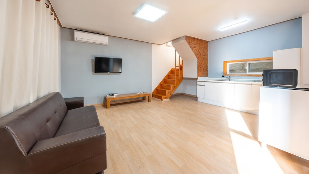 Ganghwa Raube Pet-friendly Pension