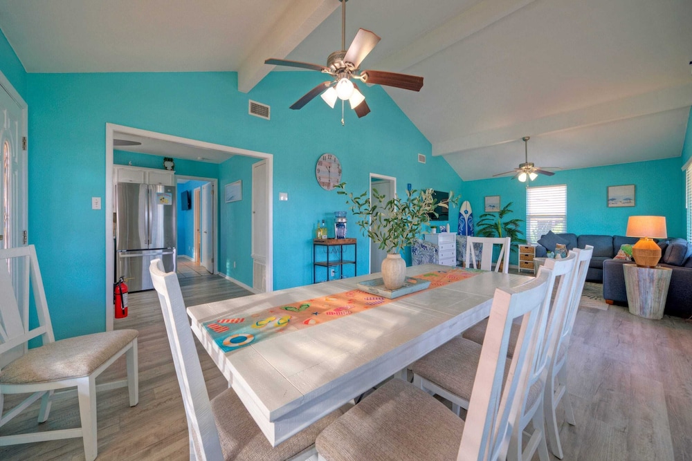 Coastal Retreat w/ Pool, BBQ & Sunset Views Beers and Sunshine by Avantstay