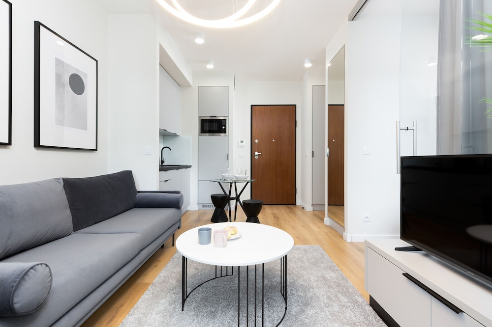 Apartament Browary Warszawa by Renters view 5
