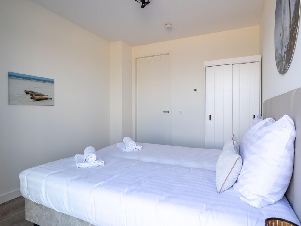 Apartment in Sint-annaland by the Harbor