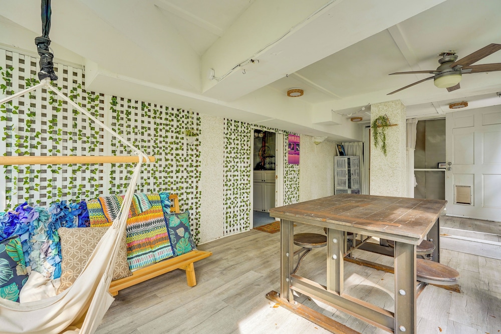 Walk to Beach: Gem w/ Pool & Spa in Isle of Palms!