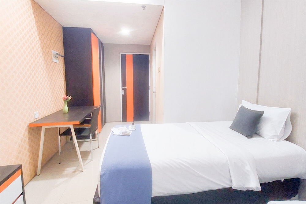 Warm And Simply Studio (No Kitchen) At Kubikahomy Apartment